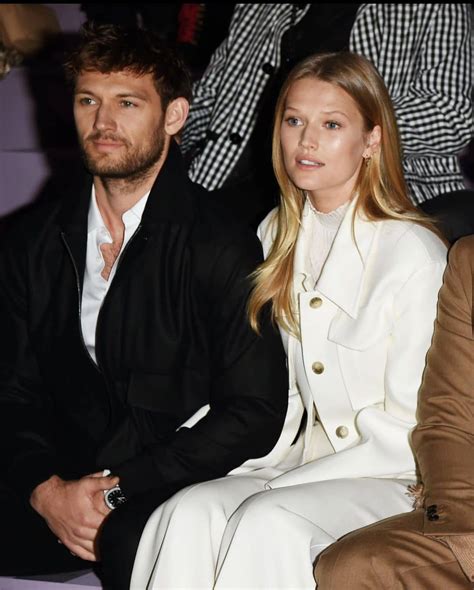 alex pettyfer freundin